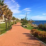 Bermuda Apartment *